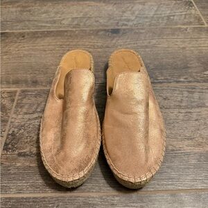 Universal Thread Metallic Rose Gold Espadrille Slip-Ons